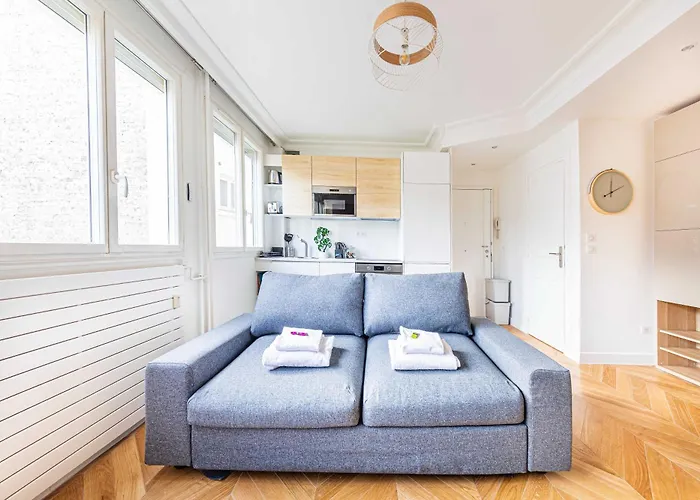 Superb Trocadero Eiffel Tower Apartment